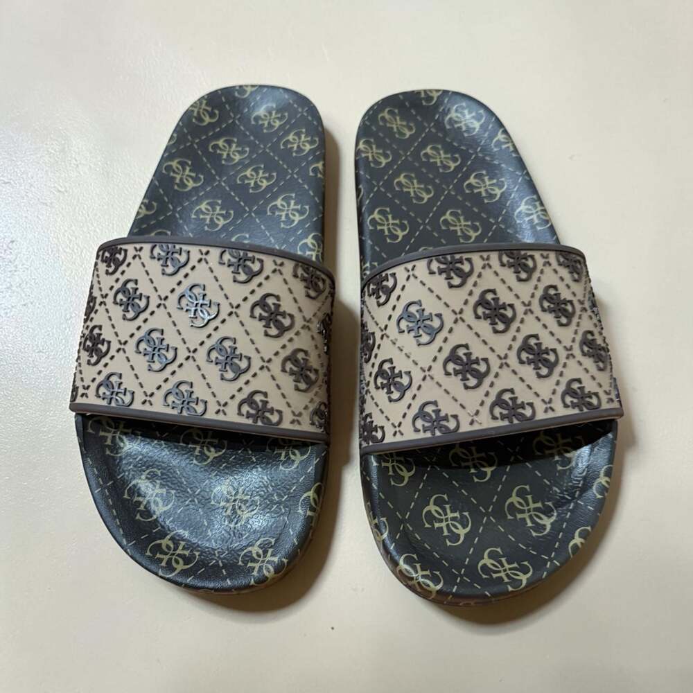 Guess Logo Pattern Slide Sandals - Picture 2 of 3